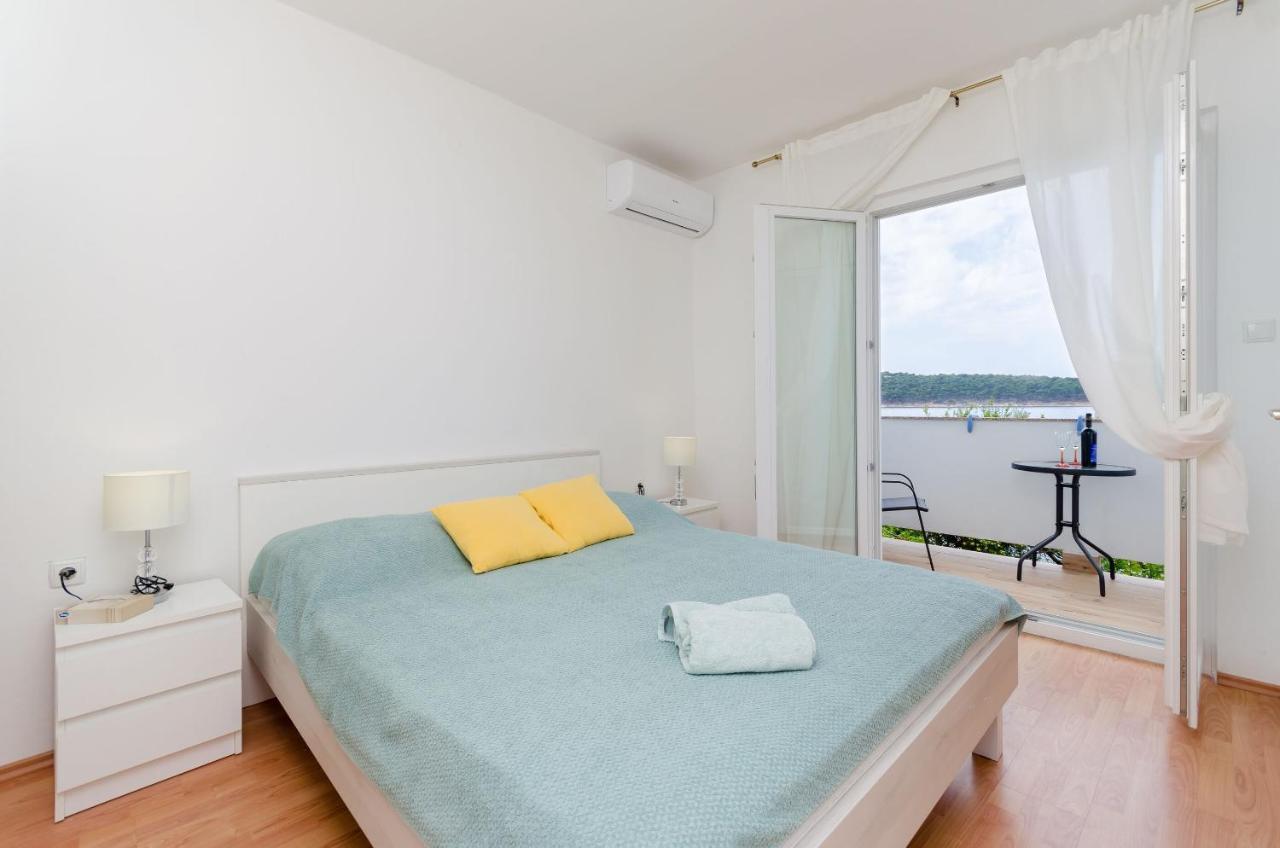 Barbat na Rabu Apartments And Rooms Bianca מראה חיצוני תמונה