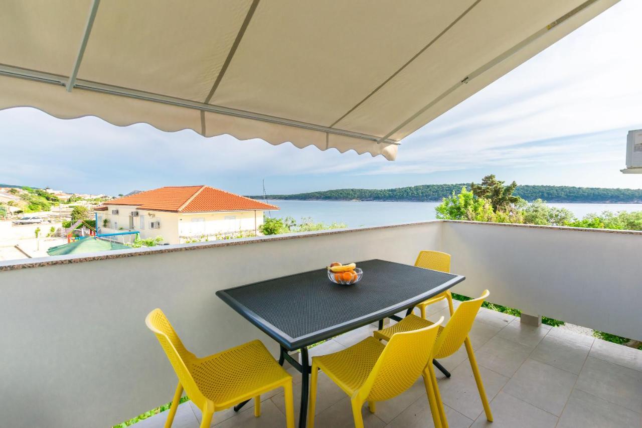Barbat na Rabu Apartments And Rooms Bianca מראה חיצוני תמונה